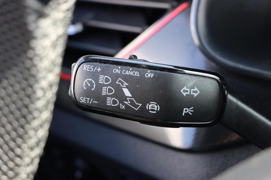 Skoda Scala 1.0 tsi sport business 115pk dsg7