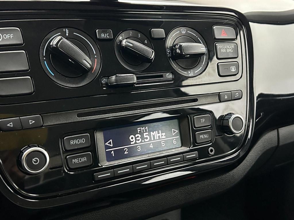 Volkswagen UP! occasion 1.0 move up! bluemotion | zwart | tweedehands volks