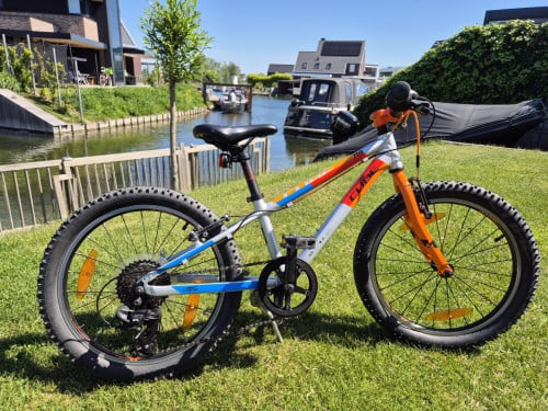Stoere Cube Kid 200 Kinder Mountainbike (20 inch)