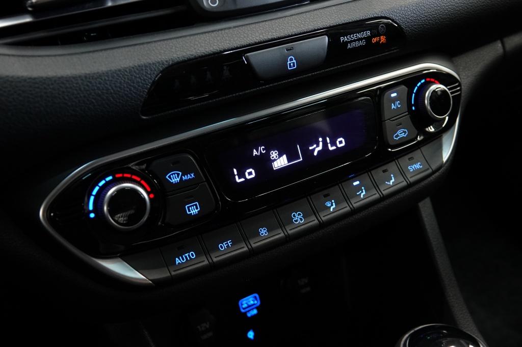 Hyundai I 30 1.0 t-gdi mhev | stoelverw. | camera | carplay |