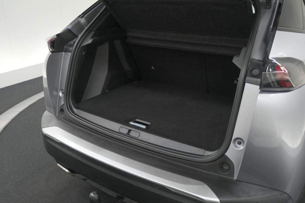 Peugeot 2008 puretech 130 pk allure pack | trekhaak | camera | adaptieve cr