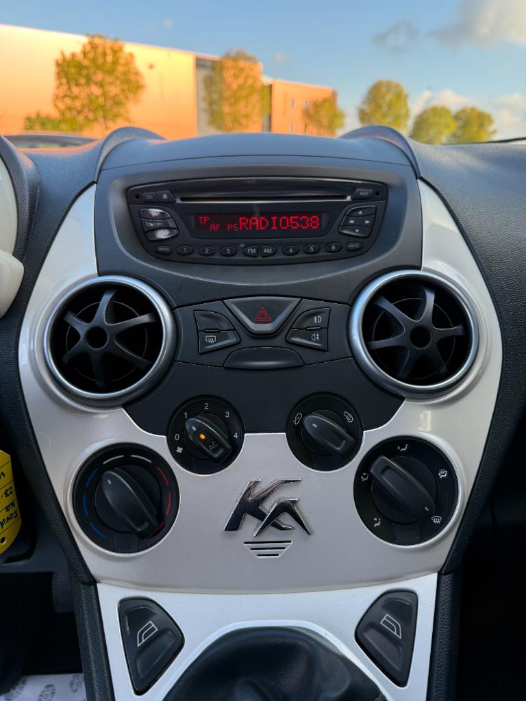 Ford KA 1.2 titanium - airco - 1e eigenaar