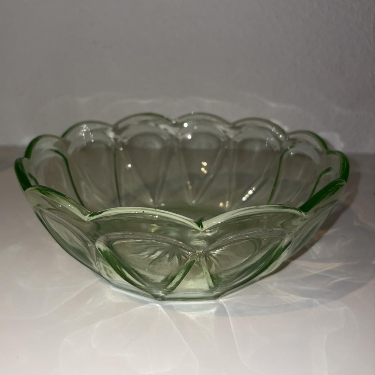 Uranium schaal 20 cm, uv395
