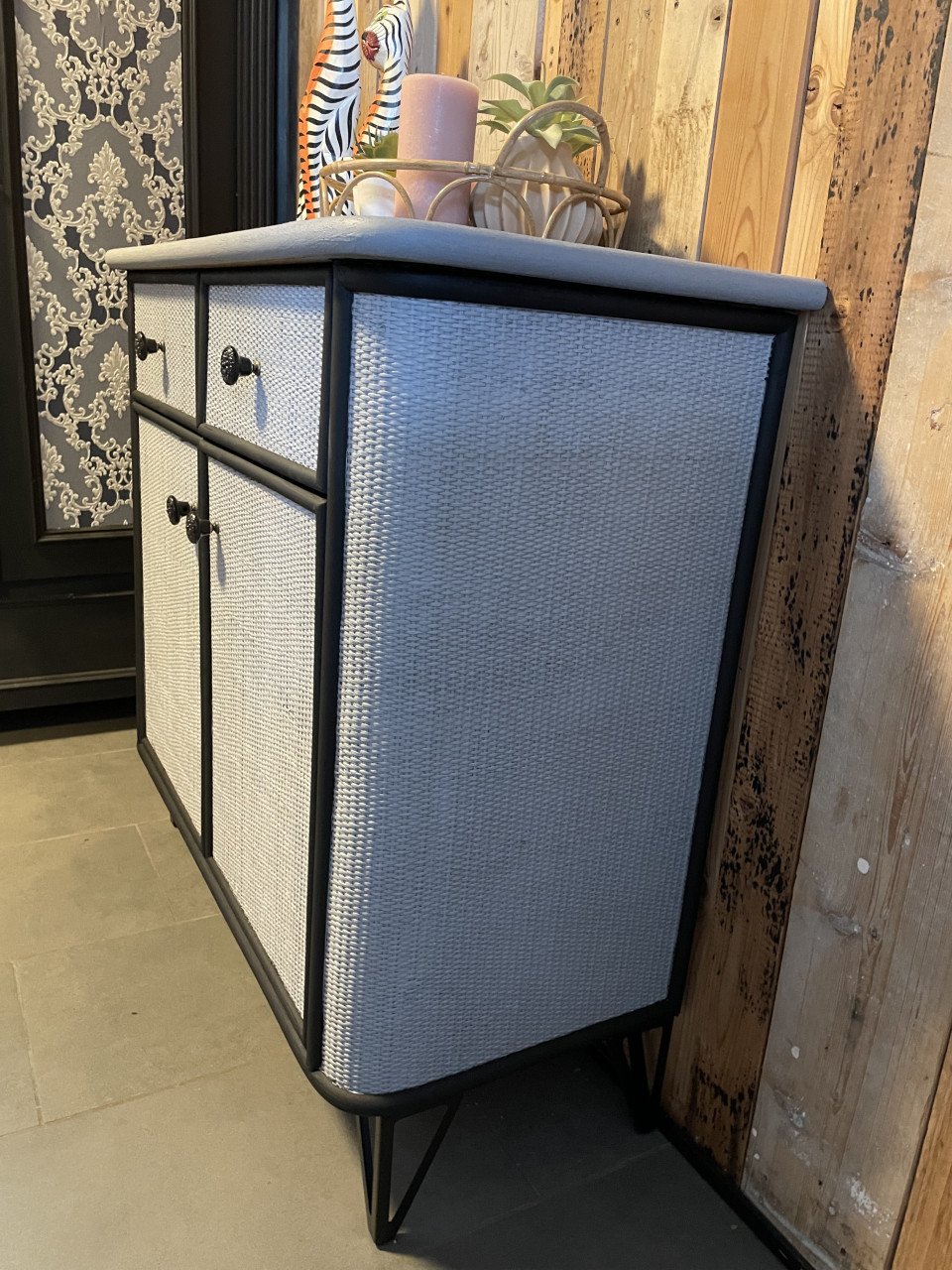 Te koop: Uniek stijlvol kastje – een echte eyecatcher!