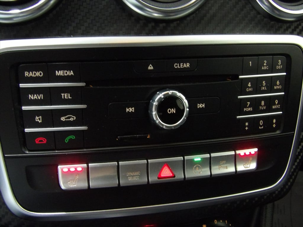 Mercedes-Benz A-Klasse a180 122pk 7g-dct business solution amg