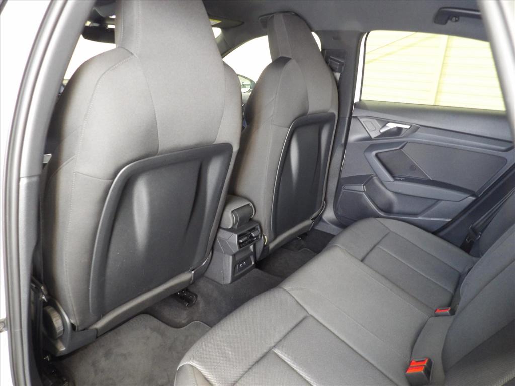 Audi A3 35 tfsi 150pk s tronic s line edition