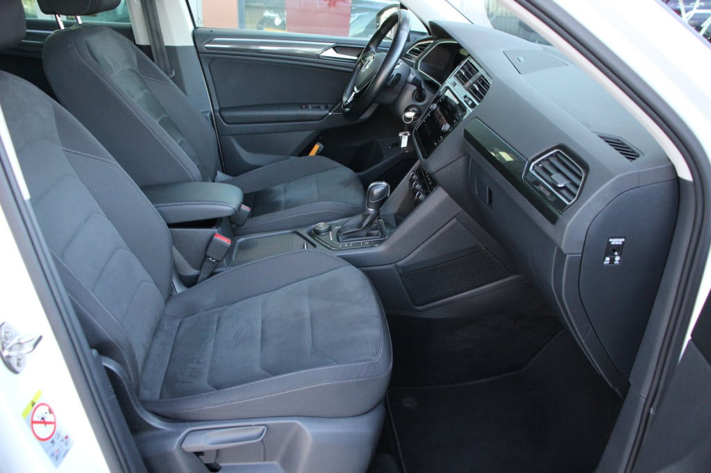 Volkswagen Tiguan 1.4 tsi 4motion r-line | pano | v.c. | acc | el. trekhaak