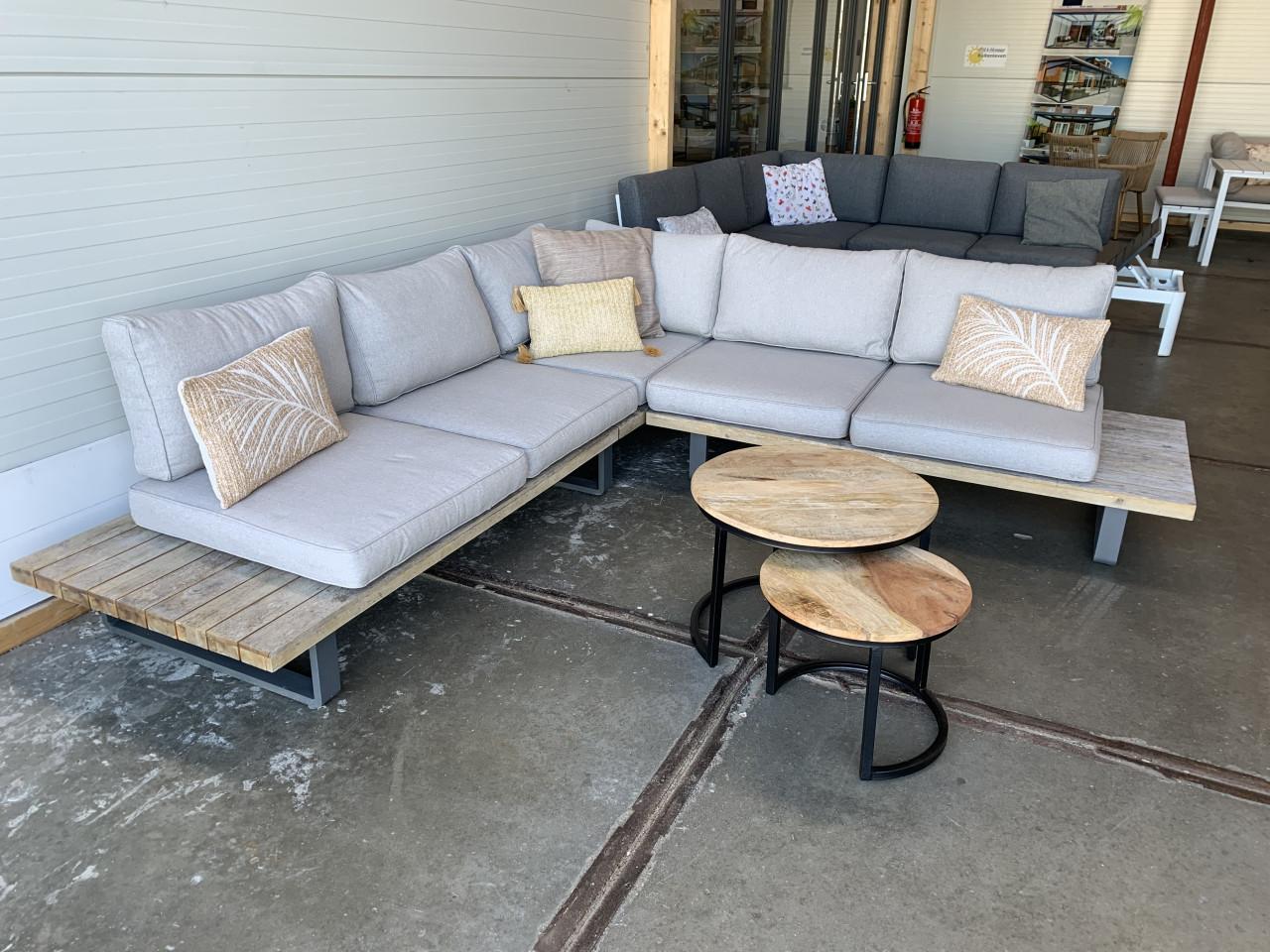 Loungset echt hout met Alminium met kussens en tafels.