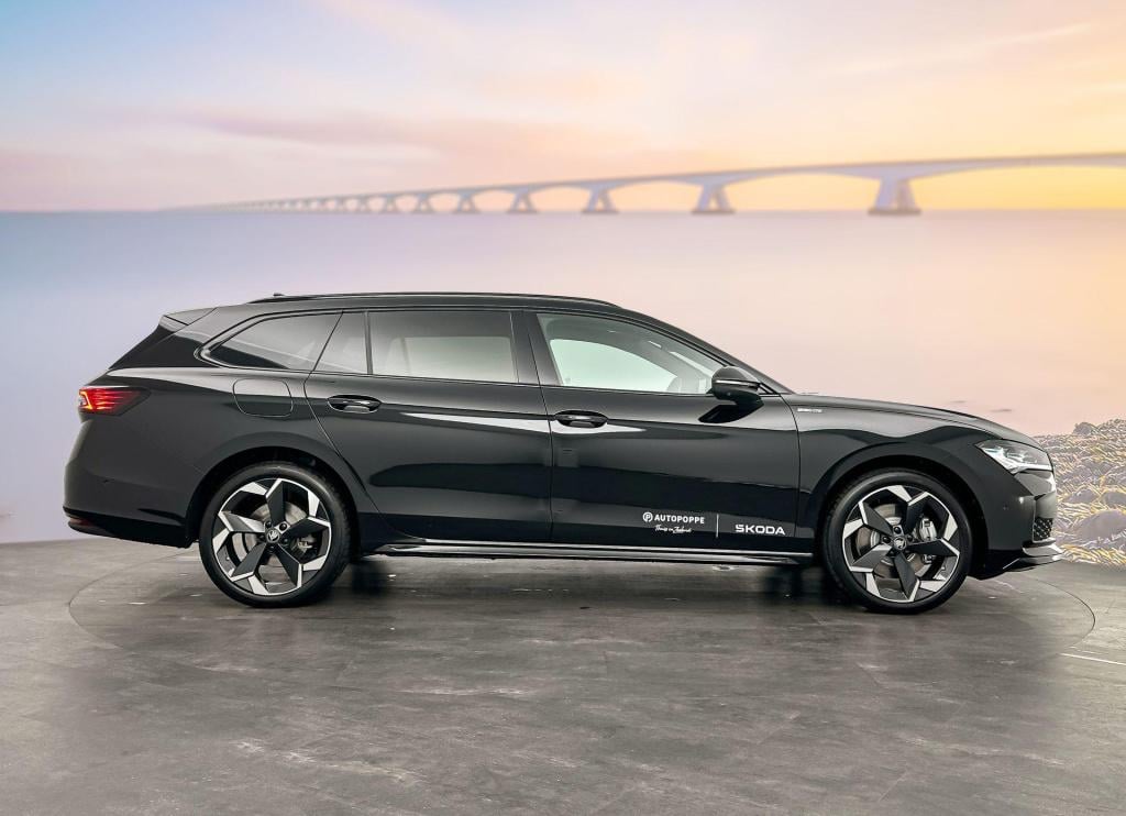 Skoda Superb sportline business 1.5 tsi phev 150 kw / 204 pk co