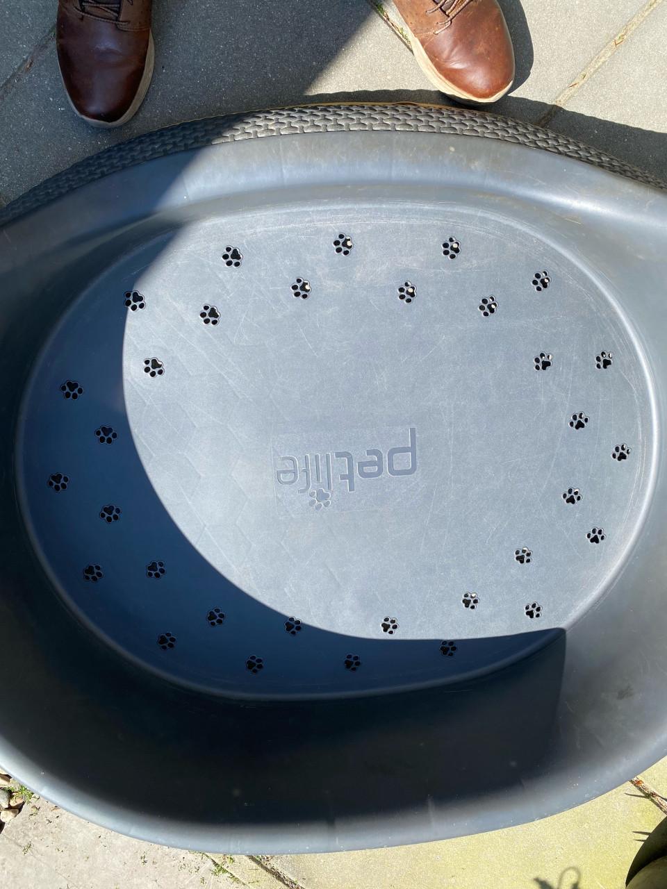 Mooie grote kunststof hondenmand merk petlife