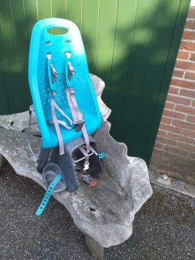 """"KINDERSTOELTJE VOOR ACHTER OP DE FIETS""""