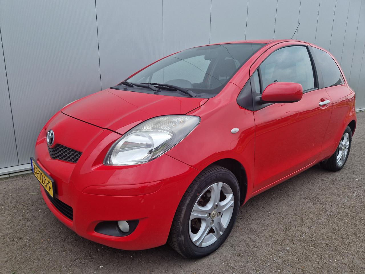 Toyota Yaris 1.0 VVTi Cool