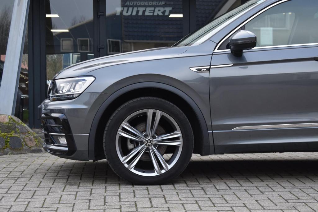 Volkswagen Tiguan 1.5 tsi act r-line | trekhaak | nap | apple carplay | and
