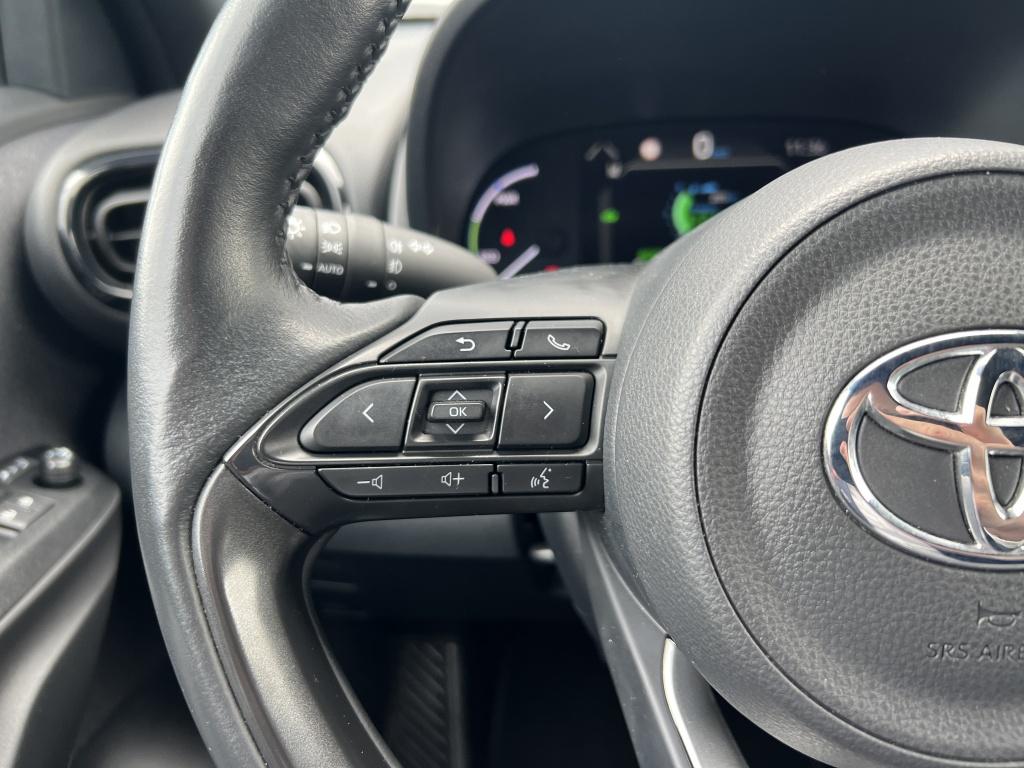 Toyota Yaris Cross 1.5 hybrid dynamic | all-seasonbanden | comfort pack
