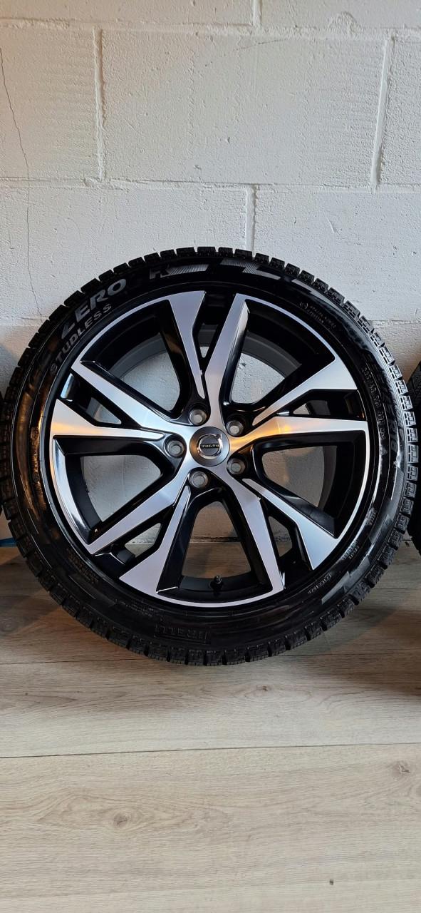 VOLVO V60 S60 R-Design VELGENSET + WINTERBANDEN 18 INCH