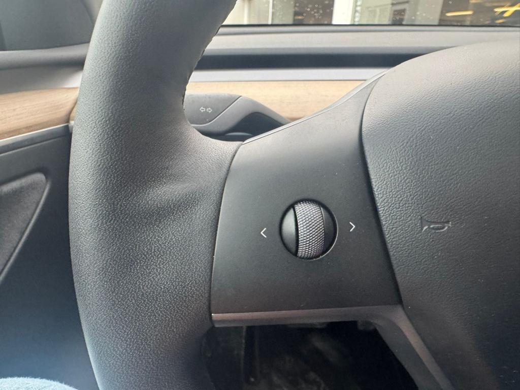 Tesla Model Y long range awd 75 kwh