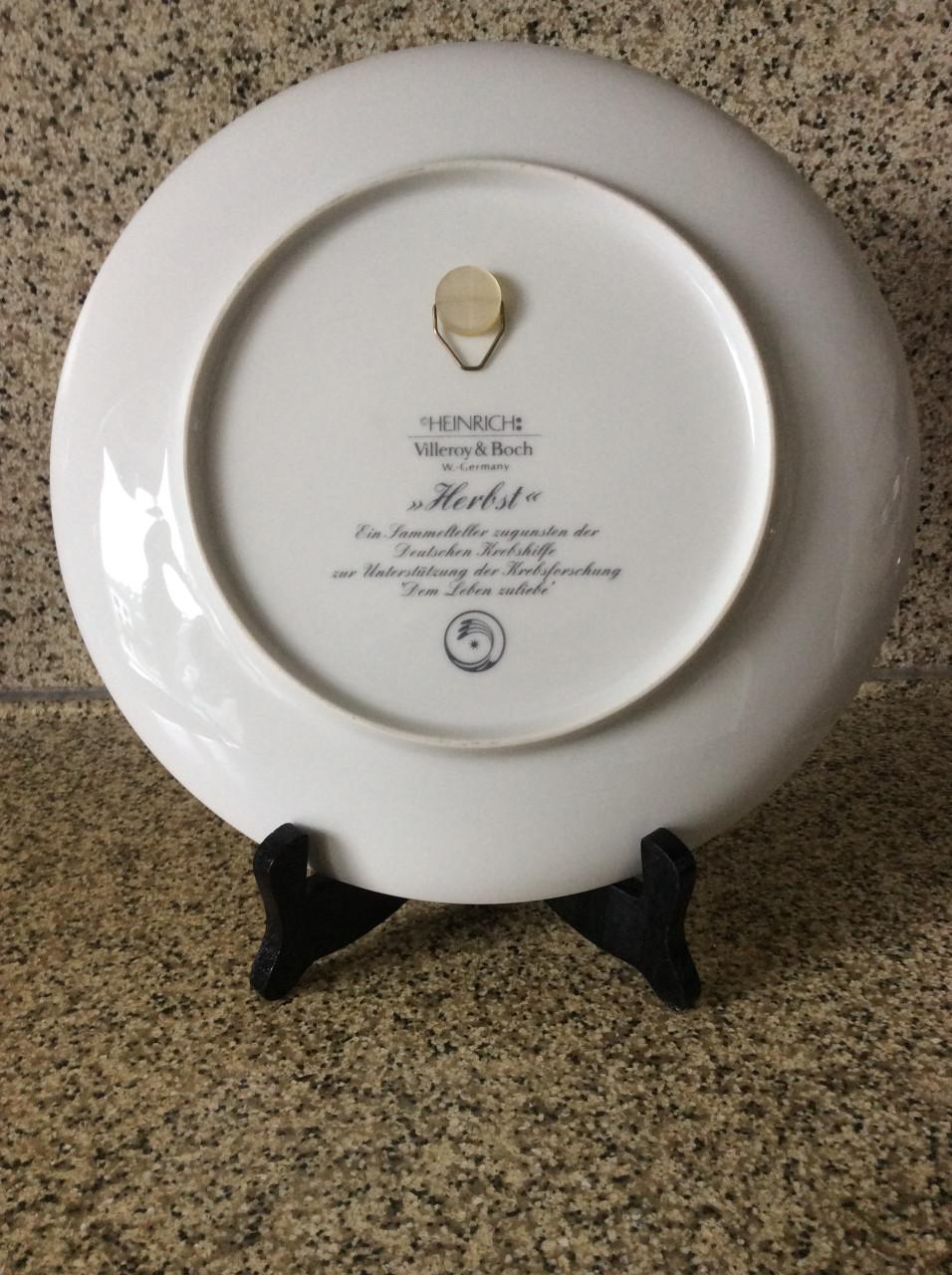 Wandbord met ophangsysteem.  Villeroy & Boch.   Doorsnee: 25 cm.   HERFST.