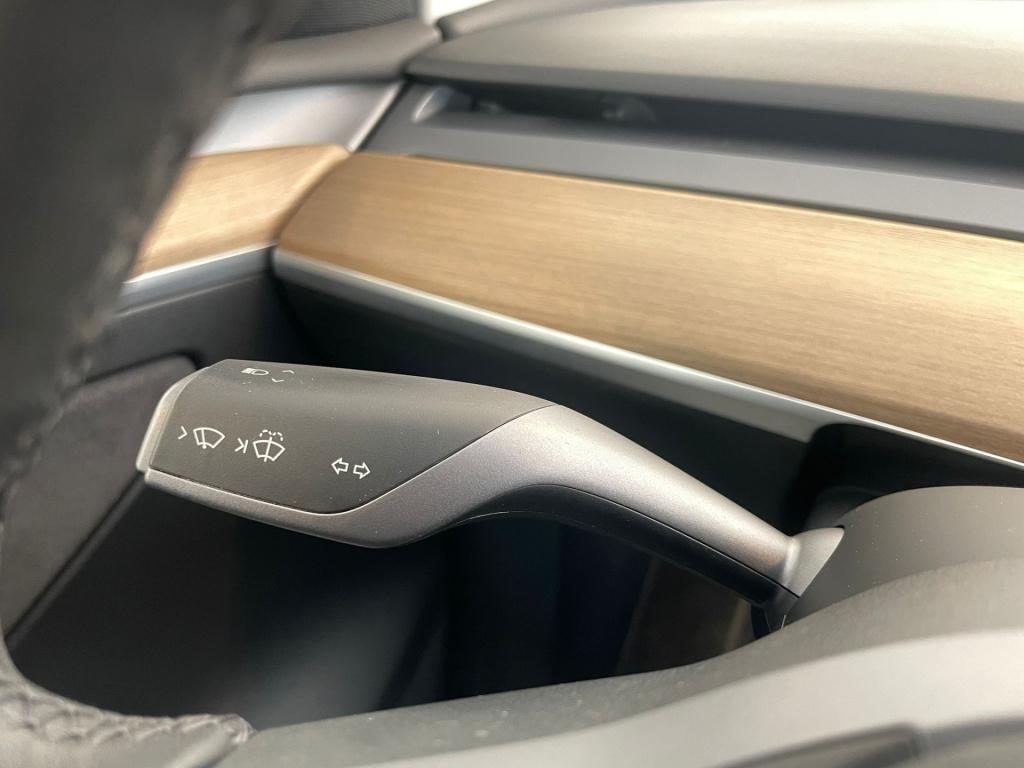 Tesla Model Y long range awd 75 kwh