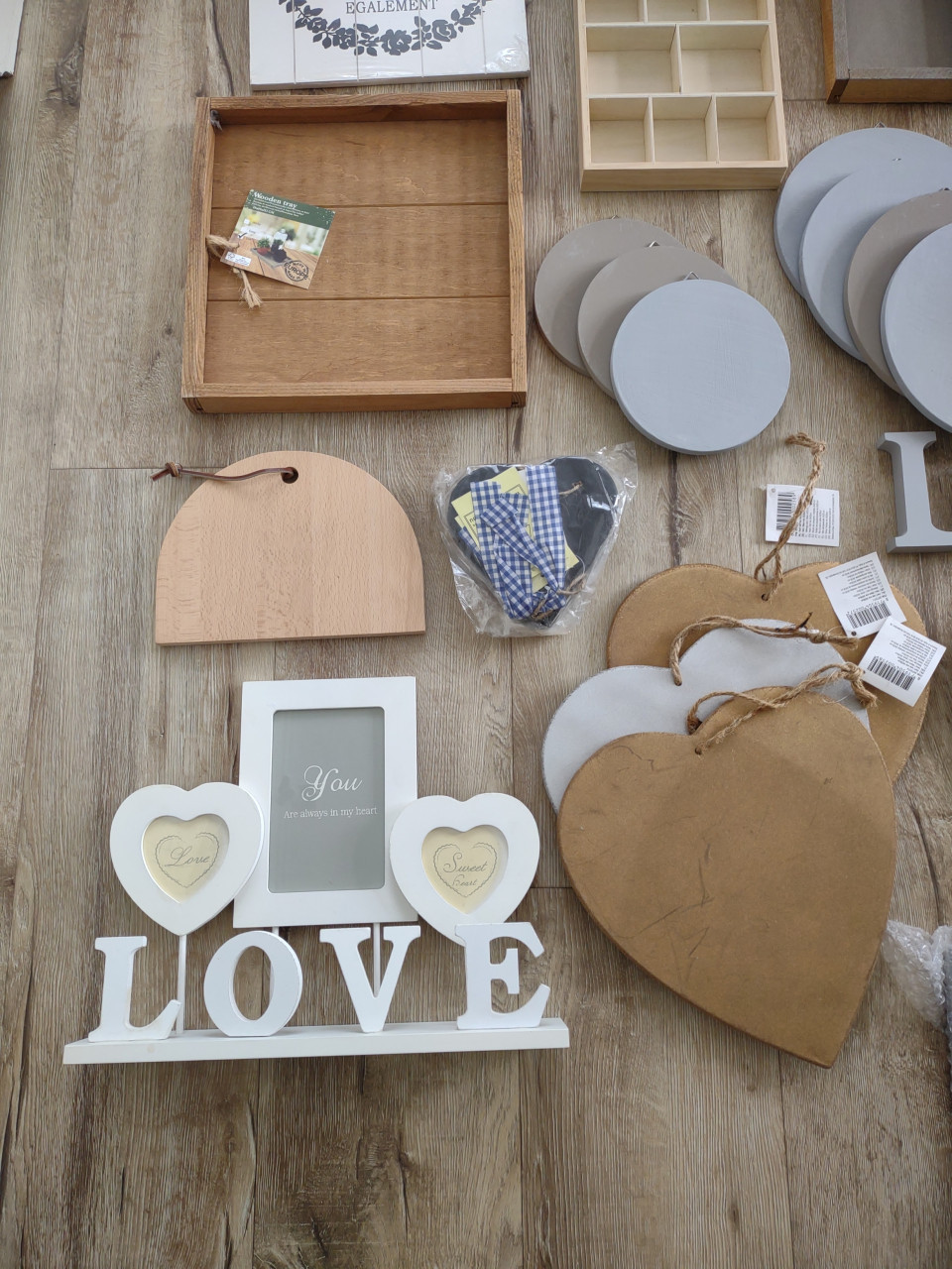 Prachtige set nieuwe houten woonaccessoires, dienblad hout.