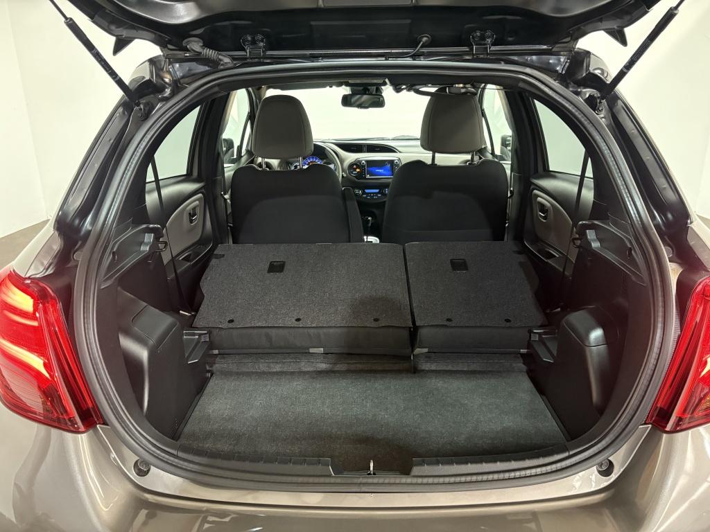 Toyota Yaris 1.5 hybrid dynamic bi-tone | camera | navi |
