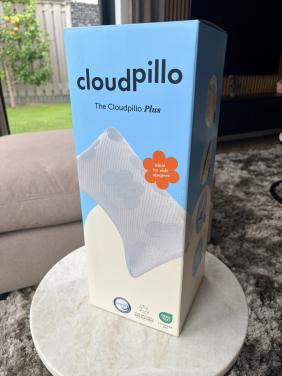 Nieuwe Cloudpillo Plus hoofdkussen voor zijslapers (ongebruikt)