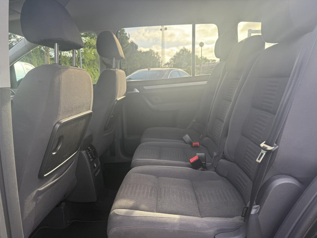 Volkswagen Touran 1.4 tsi highline automaat clima stoelverwarming