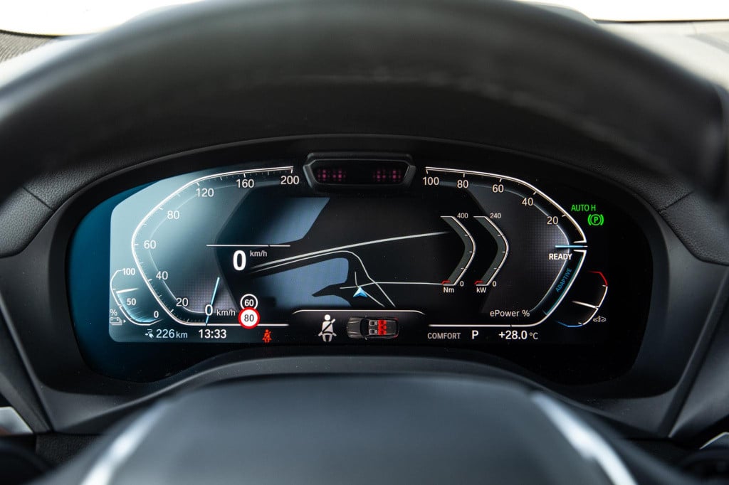BMW Ix3 high executive 80 kwh panoramadak / carplay / bruin leer / navi