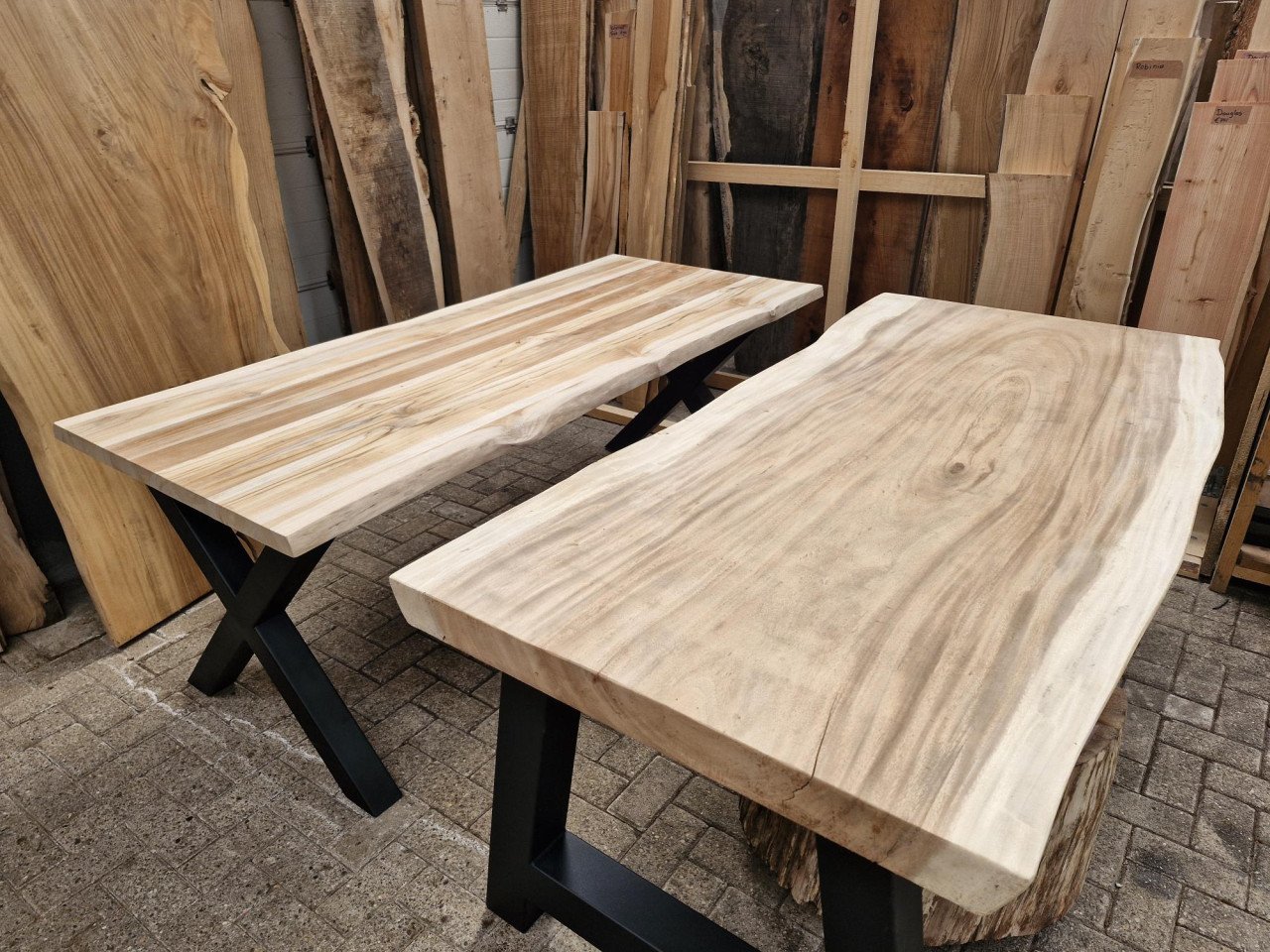 Tafels van suar hout