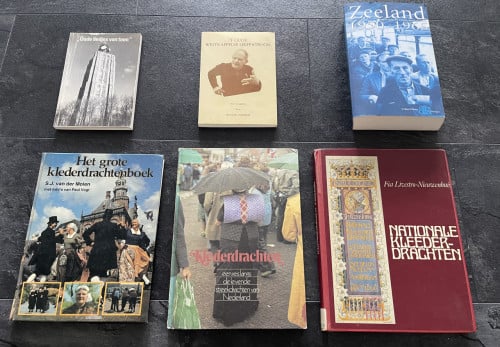 Boeken west Kapelle Zeeland klederdracht etz
