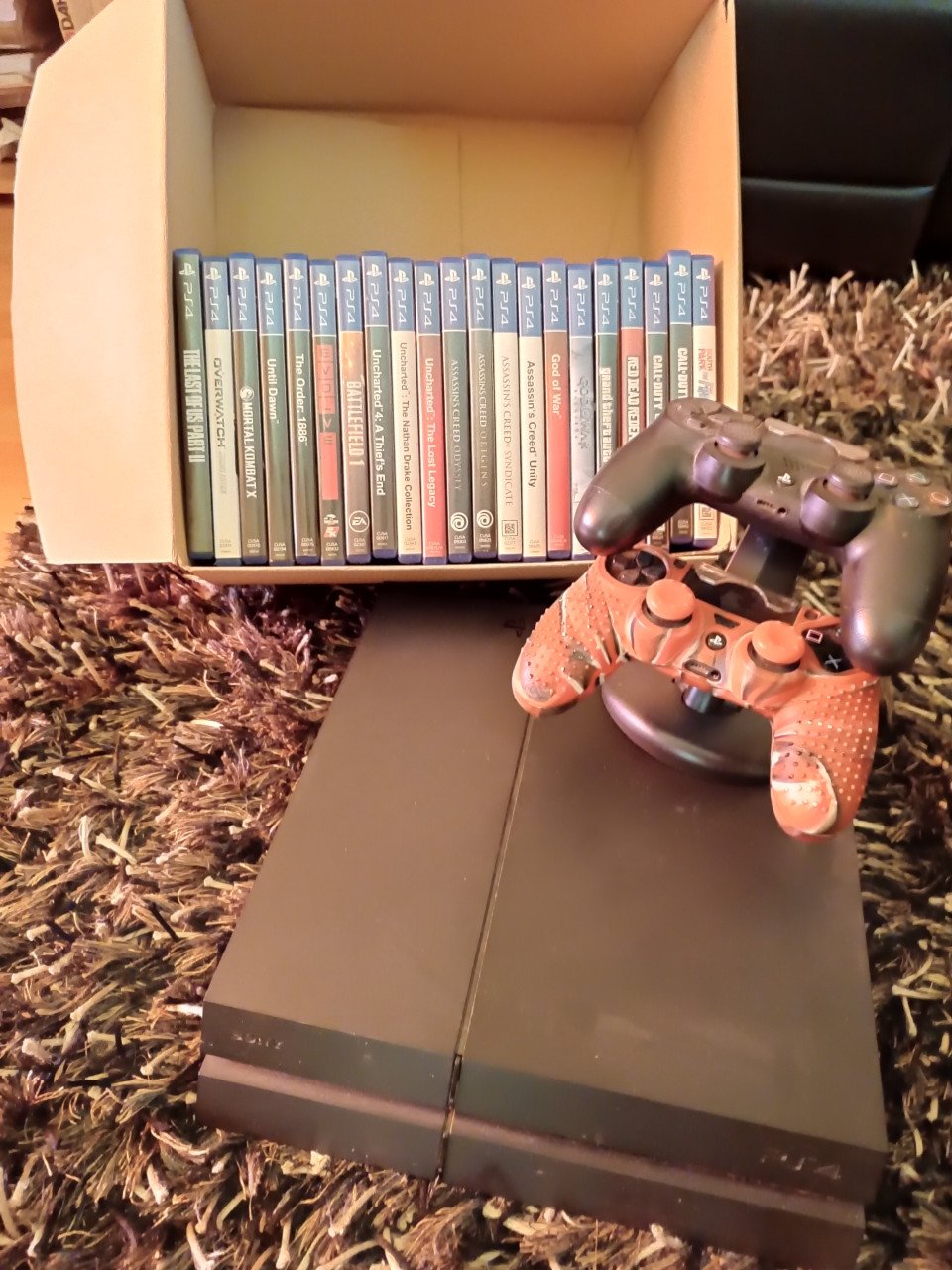 Playstation 4 1TB met 21 spellen en controller