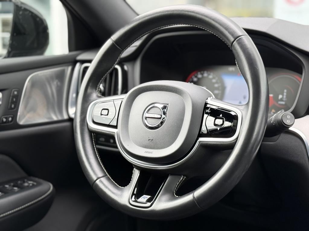 Volvo V60 t6 340pk recharge r-design| panodak| b&w sound| adap.cruise| tre