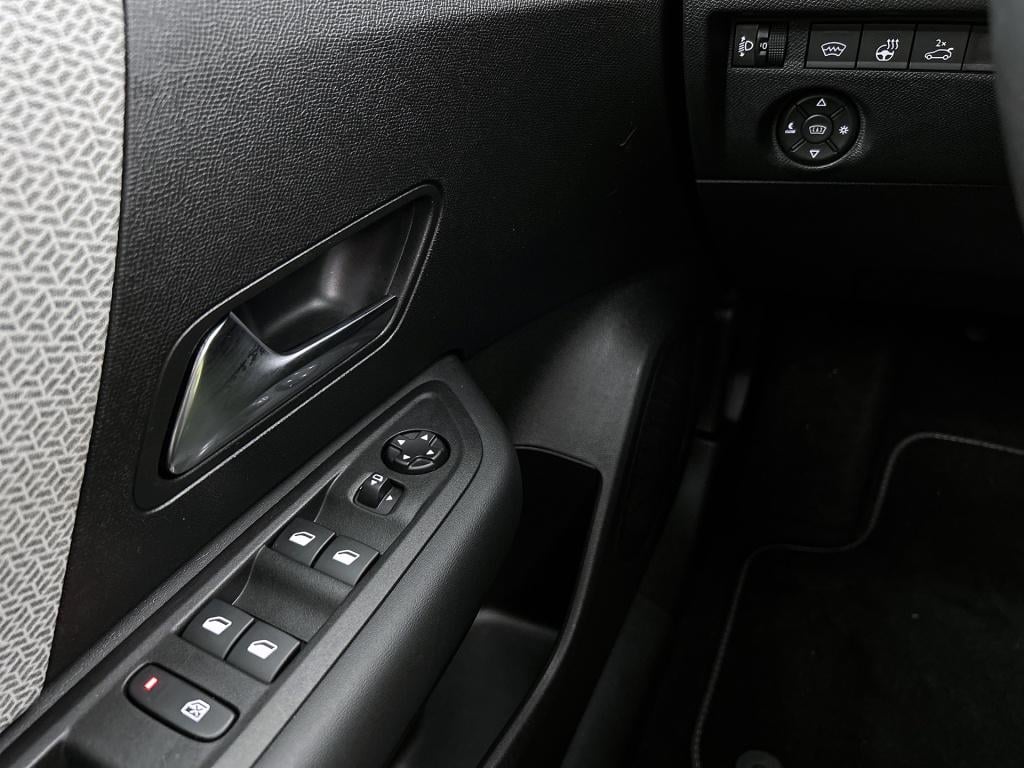 Citroen Ë-c4 X shine 50 kwh | panoramadak | head up display | rijklaar |