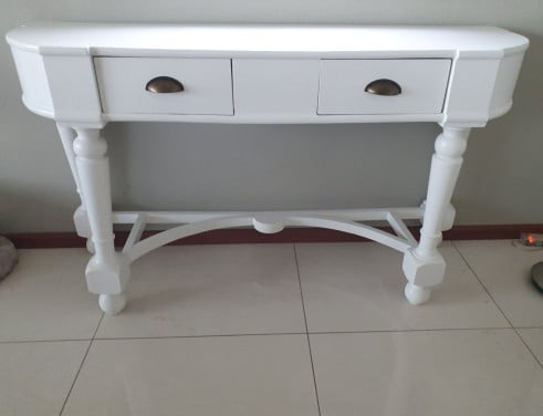 LANDELIJKE WITTE SIDETABLE in prima staat