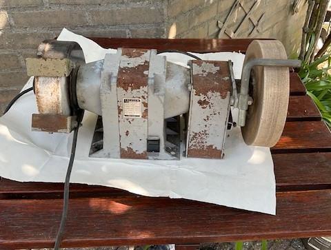 2 werkbankslijpers Creusen