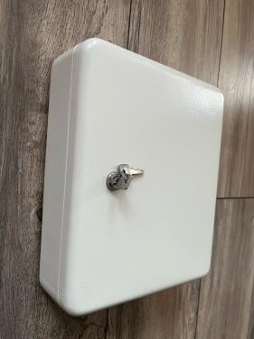 Vintage metalen sleutelkastje / lockertje