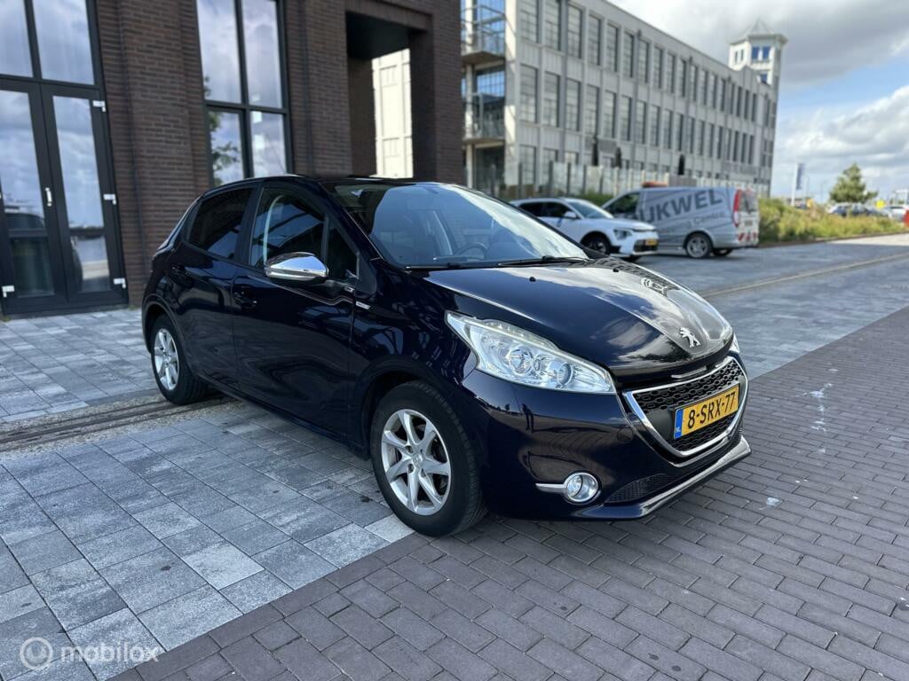 Peugeot 208 1.2 VTi Urban Soul Cruise km131.181 Nap 5Deurs BJ2013