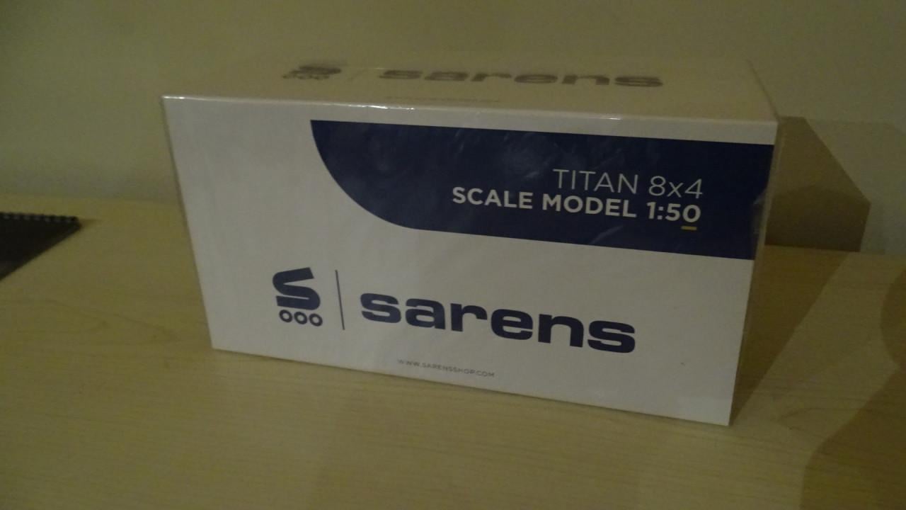 Titan zwaar transport truck van Sarens Nieuw in OVP