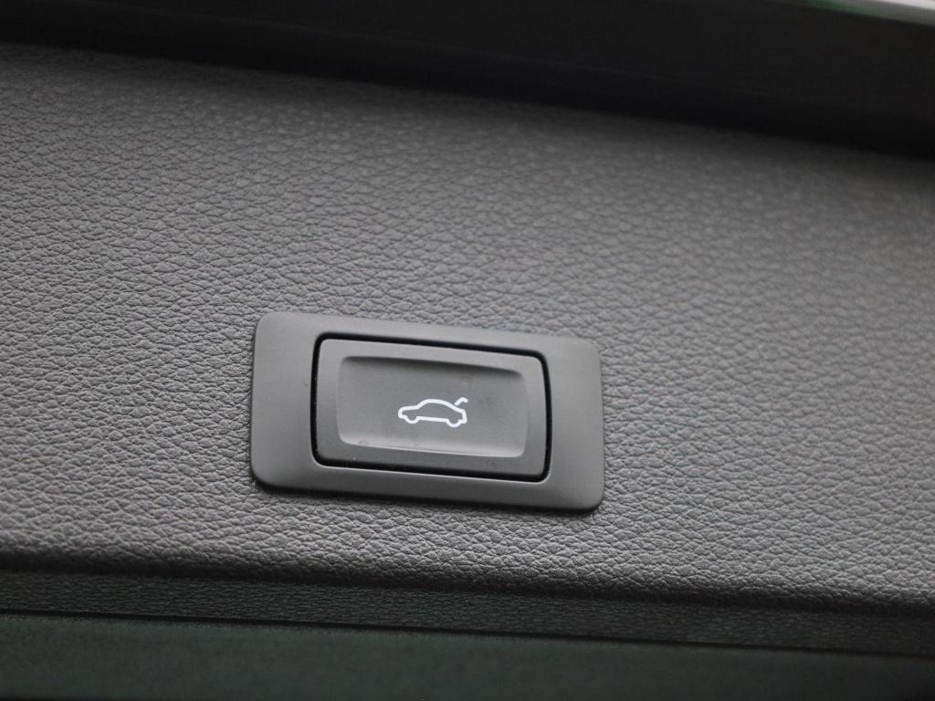 Audi Q2 35 tfsi pro line | panoramadak | stoelverwarming | leder | camera |