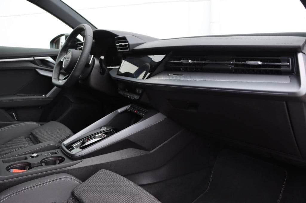Audi A3 sportback 35 tfsi s edition 150pk s-tronic