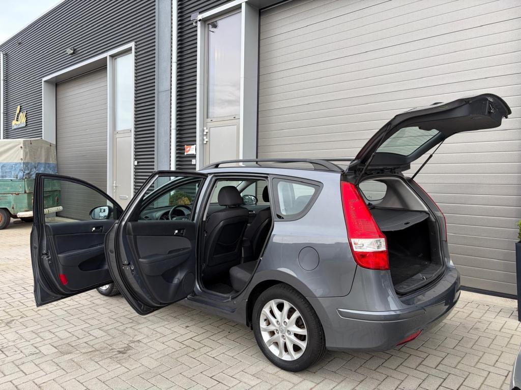Hyundai I 30 cw 1.4i i-motion/155.000 nap/pdc achter/clima/cruise ctrl/