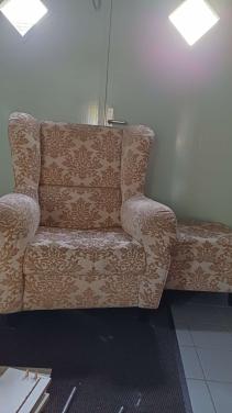 Gratis! Stoel en poef