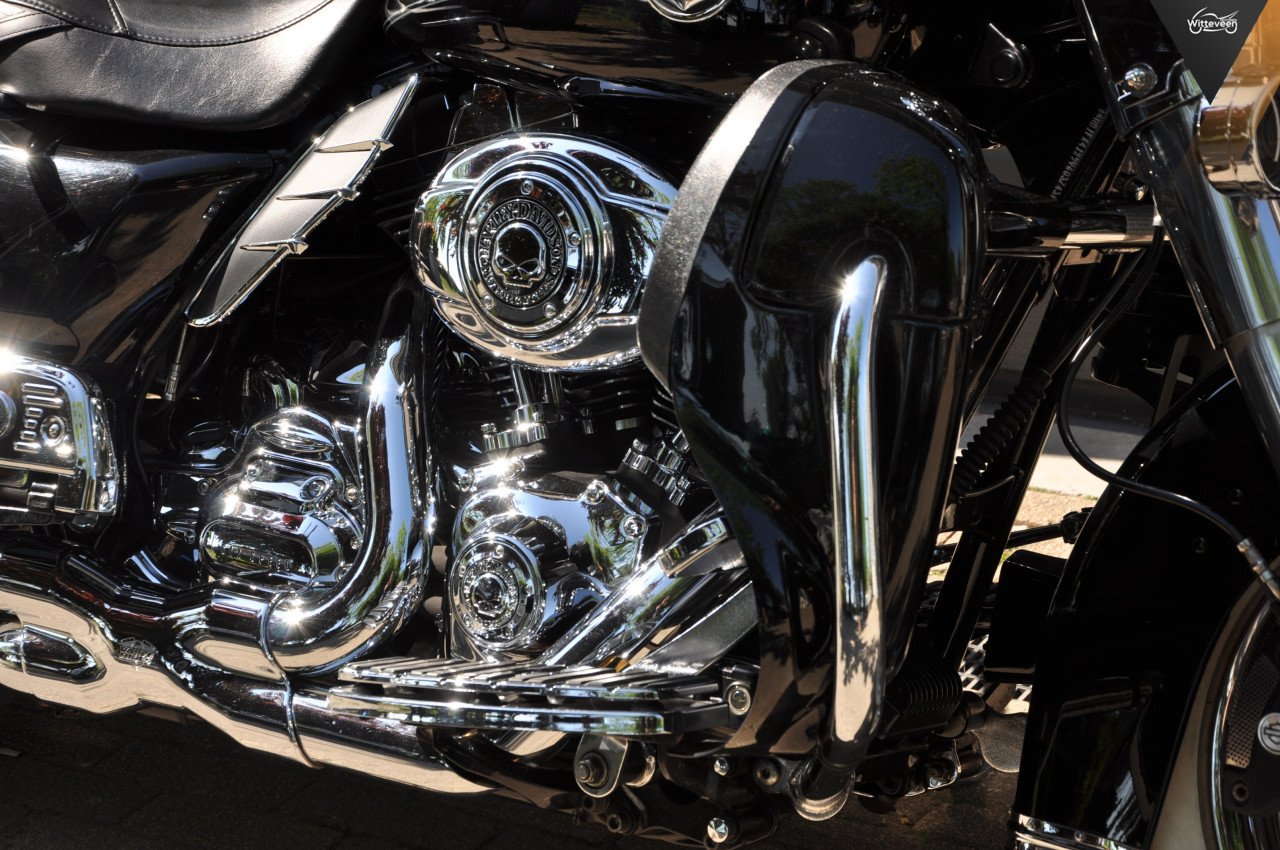 Harley Davidson FLHRC Road King Classic ABS Hele volle motor
