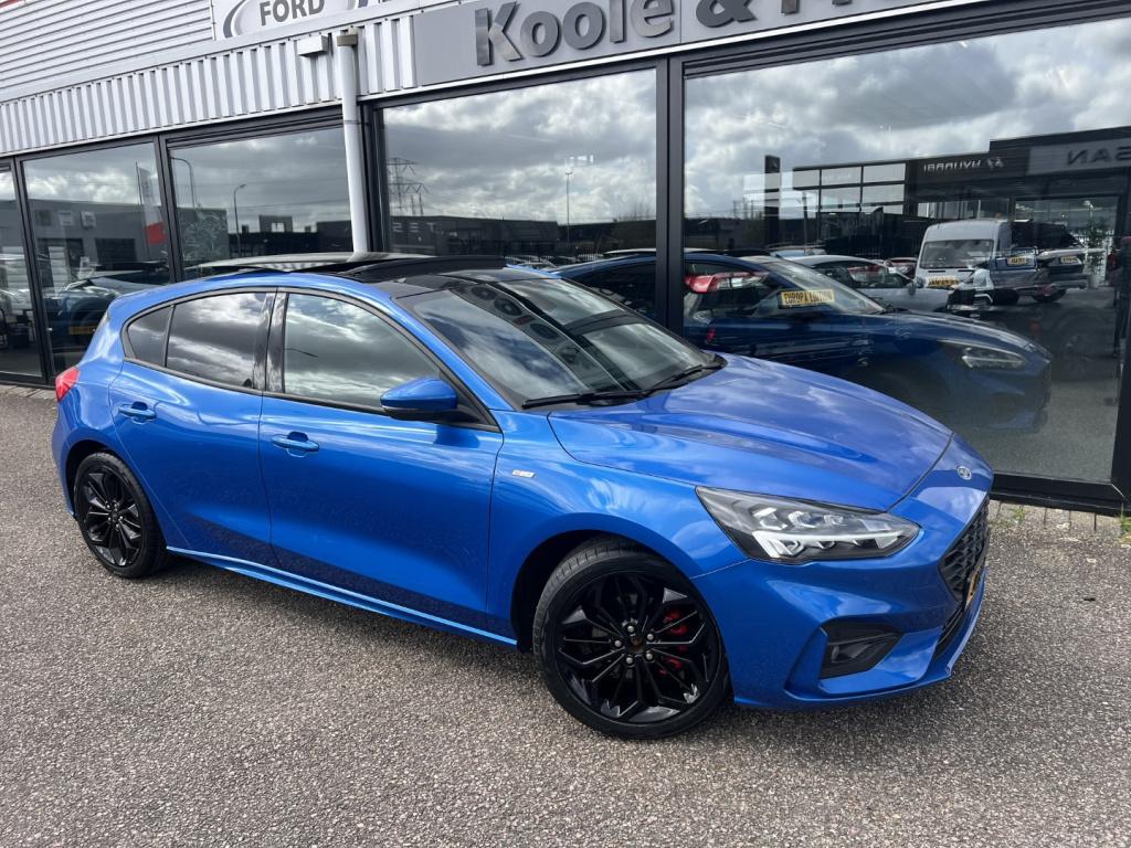 Ford Focus 1.0 ecoboost hybrid 155pk st line x , panodak , winterpack