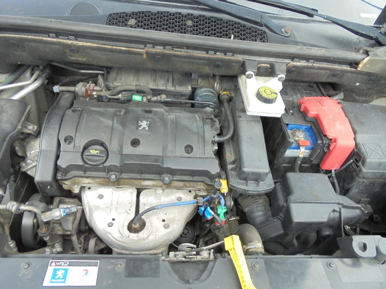 Partner in de Personen benzine uitvoering van tweede eigenaar nette auto
