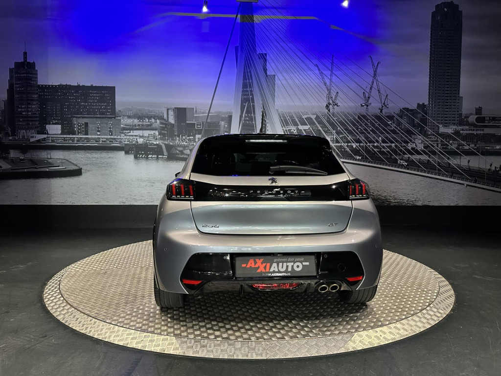 Peugeot 208 1.2 puretech gt *pano*camera*carplay*