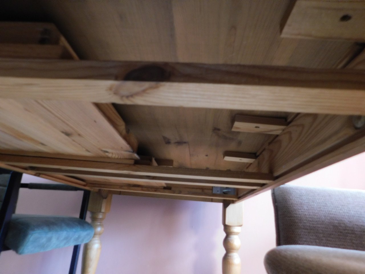 Authentiek landelijk eettafel.