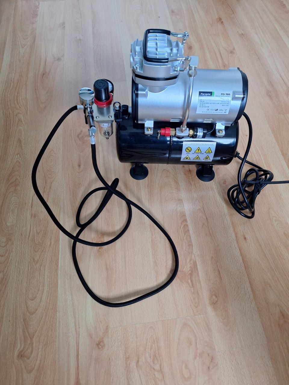 Te Koop: Airbrush compressor Fengda FD-186