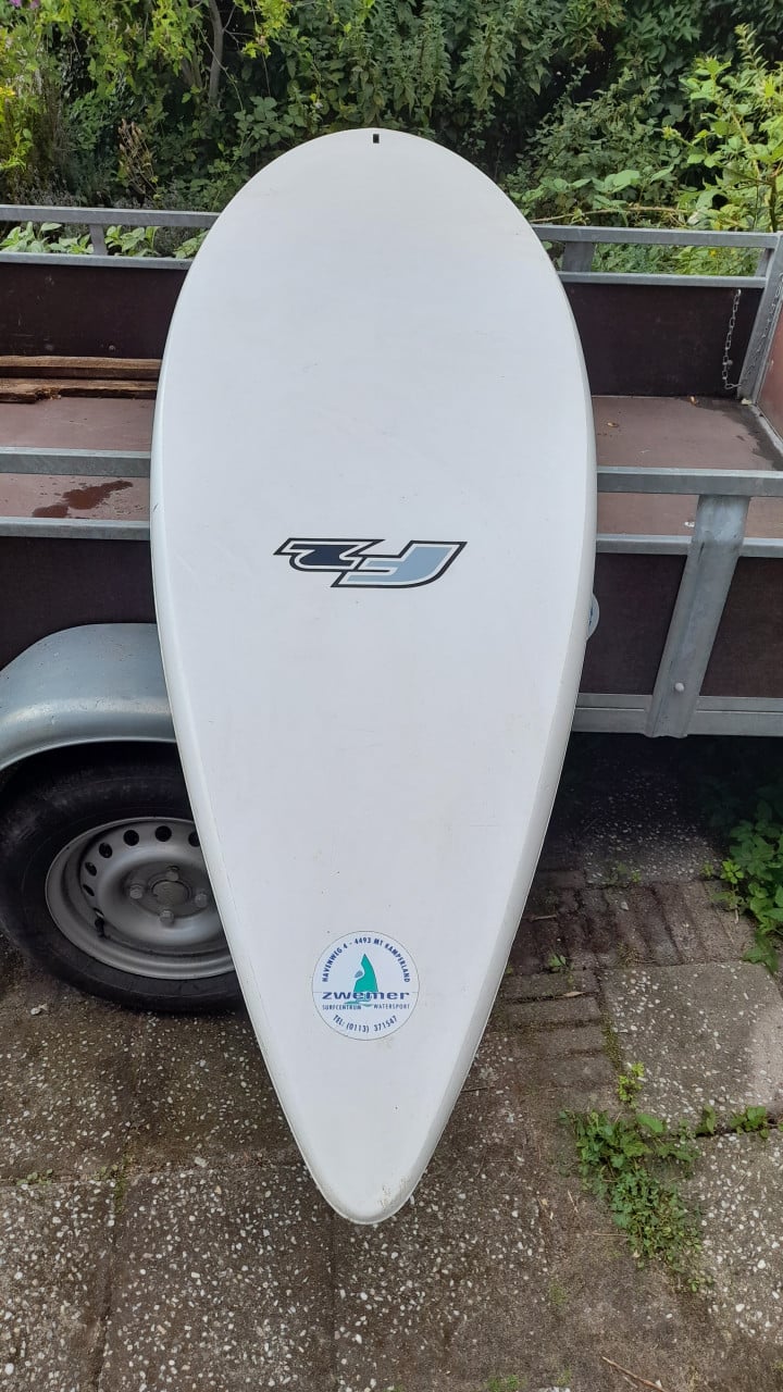 F2 surfboard 2.79 ride