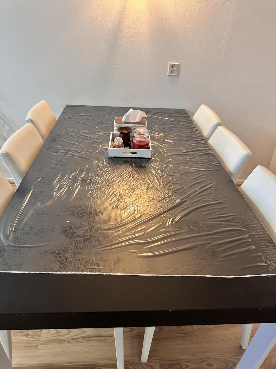6 persoons Eettafel + stoelen