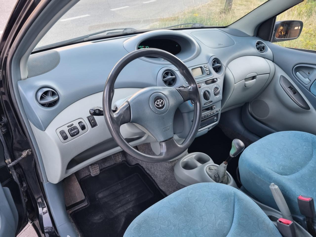 Toyota Yaris 1.0-16V VVT-i Sol